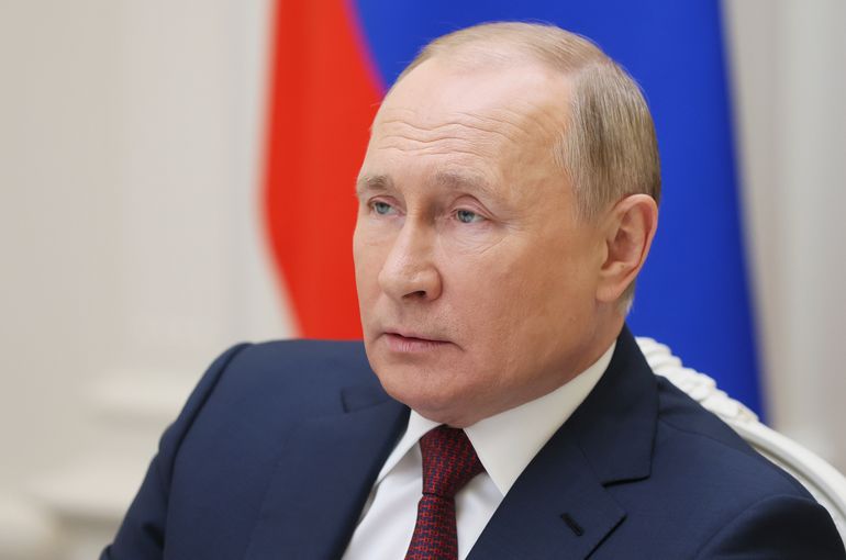Putin exige cumplir normas tras fatal explosión en mina rusa