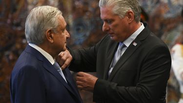 biden estudia si invita un representante de cuba a cumbre