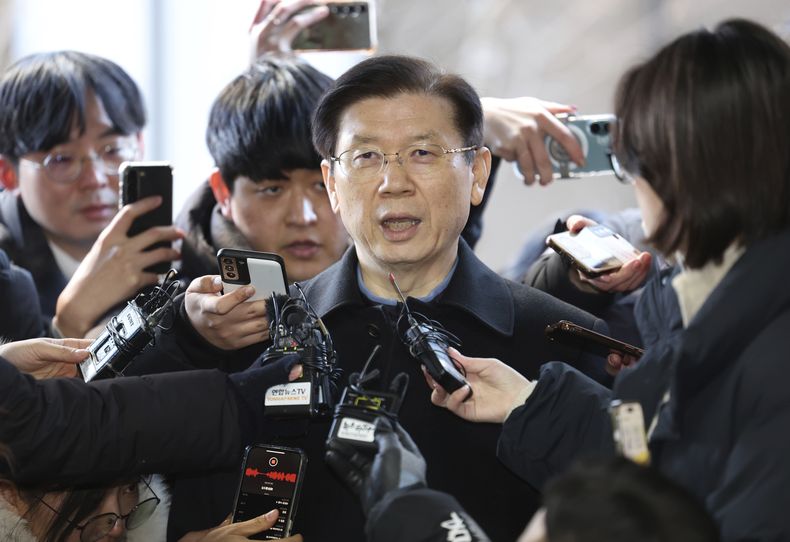 Park Jong-joon, jefe del servicio de seguridad presidencial, a su llegada a la Oficina de Investigación de Corrupción para Altos Funcionarios en Seúl, Corea del Sur, el 10 de enero de 2025. (Lim Hwa-young/Yonhap vía AP)