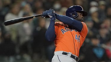 Astros ganan con matanza doble 2-1 a Marineros
