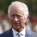 ARCHIVO - El rey Carlos III de Gran Bretaña asiste a una ceremonia en el Arco de Triunfo en París, el miércoles 20 de septiembre de 2023. El rey Carlos III fue dado de alta de un hospital privado de Londres el 29 de enero de 2024 tras someterse a un procedimiento correctivo por una hipetrofia benigna de próstata. (Yoan Valat, Pool vía AP, archivo)