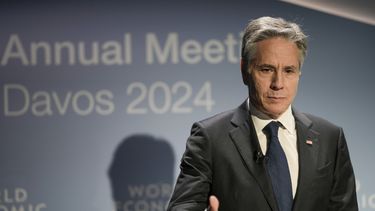 El secretario de Estado de Estados Unidos, Antony Blinken, durante la reunión anual del Foro Económico Mundial en Davos, Suiza, el martes 16 de enero de 2024. (AP Foto/Markus Schreiber)