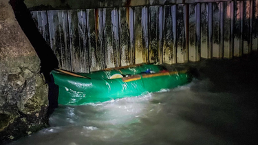 un grupo de cinco balseros cubanos fueron detenidos tras tocar tierra en los cayos de la florida