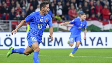 italia vence 2-0 a hungria y avanza en la liga de naciones