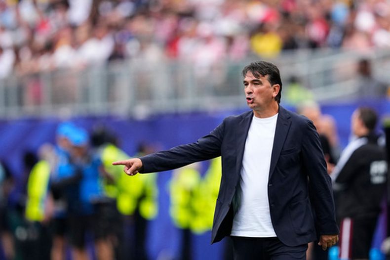 El técnico de Croacia Zlatko Dalic durante el partido contra Ghana en la fase de grupos del Mundial, el sábado 27 de junio de 2026, en Filadelfia. (AP Foto/Petr Josek)