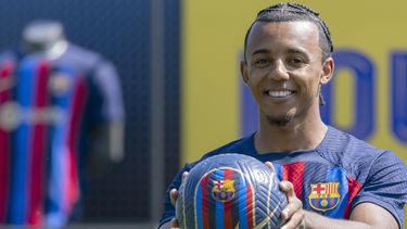Barcelona hipoteca su futuro por una rápida resurreción