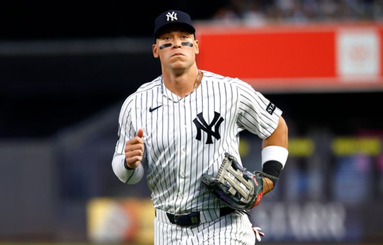 Aaron Judge, de los Yankees de Nueva York, vuelve a la cueva en el primer inning del duelo ante los Rockies de Colorado, el martes 8 de septiembre de 2026 (AP Foto/Noah K. Murray)