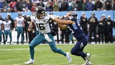 Jaguars cortan mala racha ante Titans que se caen
