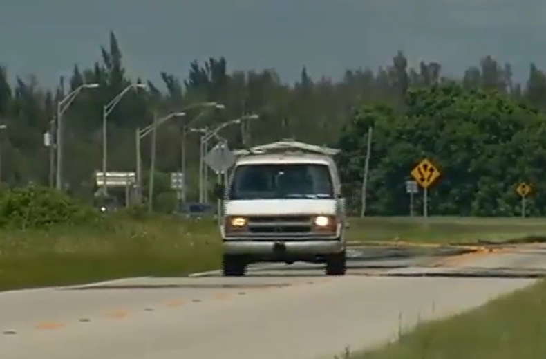 Hace ocho meses, tres jóvenes murieron calcinados en un fatal accidente en la avenida Krome, al quedar atrapados en los hierros retorcidos de su auto.