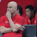 El capitán del Equipo de Estados Unidos Andre Agassi enfrenta el partido del argentino Francisco Cerúndolo ante Casper Ruud del Equipo de Europa en la Copa Laver el viernes 25 de septiembre del 2026. (AP Coto/Maja Smiejkowska)