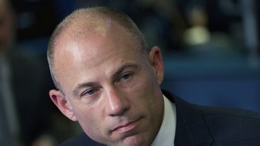 eeuu: arrestan a avenatti por supuesta violencia domestica