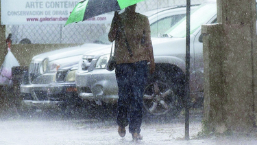 la zona este de la isla podria recibir hoy hasta 2 pulgadas de lluvia adicionales