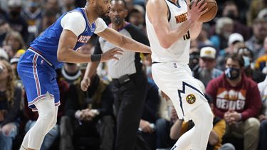Nuggets superan a Knicks 132-115