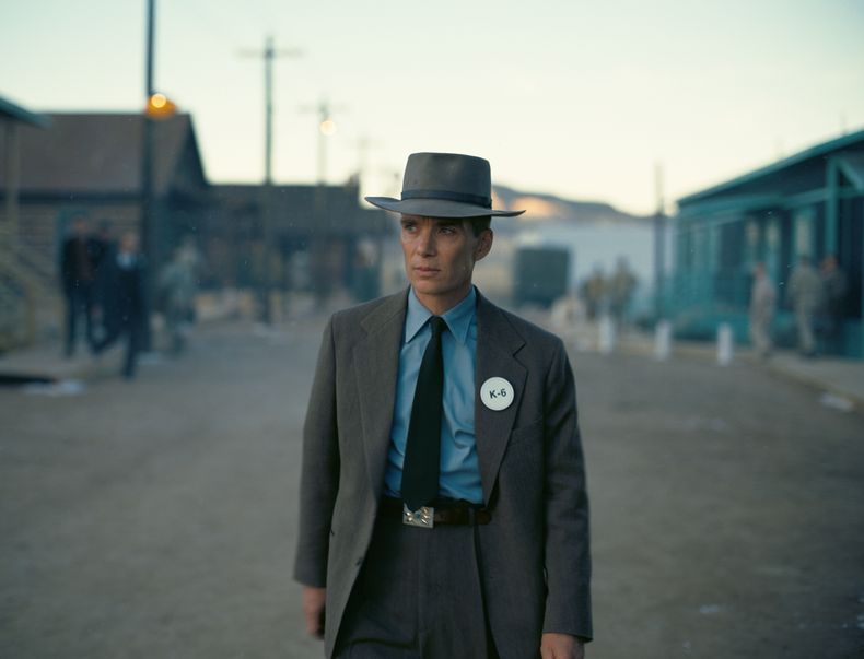 En esta imagen proporcionada por Universal Pictures, Cillian Murphy en una escena de Oppenheimer. (Universal Pictures vía AP)