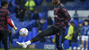 Pogba deja Man United gratis