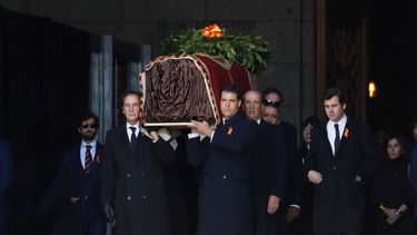 espana completa la exhumacion del dictador francisco franco