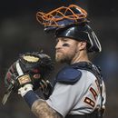Barnhart firma por dos años con Cachorros de Chicago
