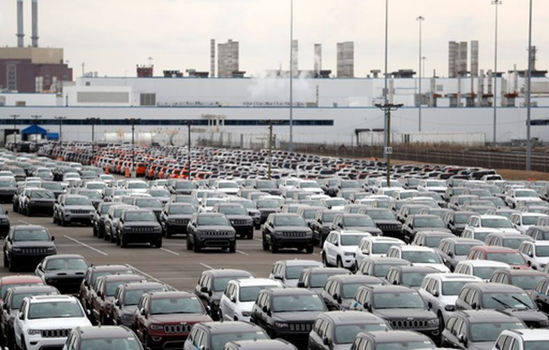 Vehículos en una fábrica de Jeeps en Detroit, el 26 de febrero del 2019. (AP foto/Carlos Osorio)