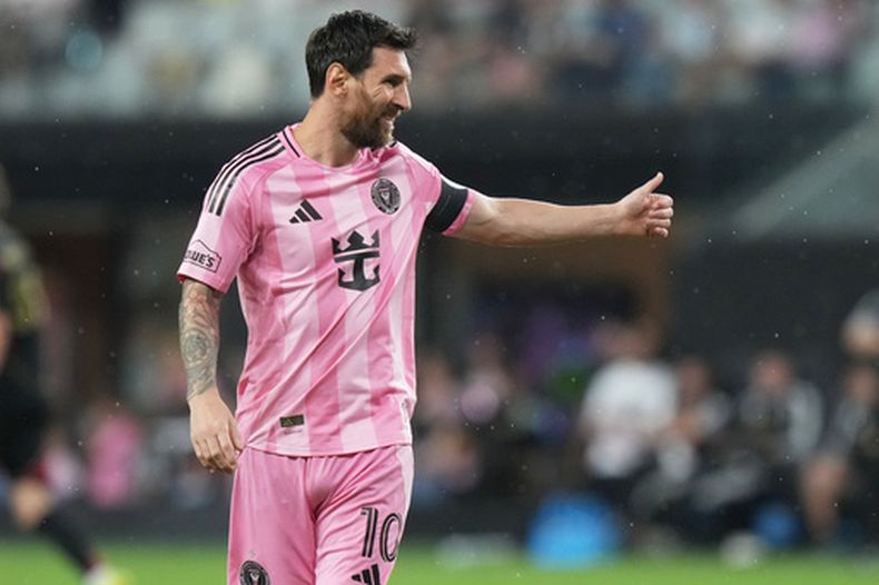 Lionel Messi, del Inter Miami, festeja en la segunda mitad de un partido de la MLS ante el Atlanta United, el sábado 5 de septiembre de 2026 (AP Foto/Lynne Sladky)