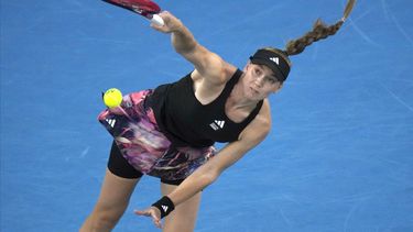 Rybakina vence a Azarenka para pasar a la final en Australia