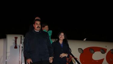 americateve | Finalmente el titular del régimen venezolano llego a la ciudad de los rascacielos, en donde no sólo le esperan los mandatarios de otras naciones, sino una masiva protesta de calle organizada por venezolanos en el exilio que  rechaza su presencia