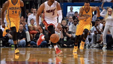 americateve | LeBron James anotó 26 puntos, Dwyane Wade agregó 23 y el Heat de Miami se repuso luego de un pésimo inicio para vencer el sábado 99-87 a los Pacers de Indiana en el tercer partido de la final de la Conferencia Este.