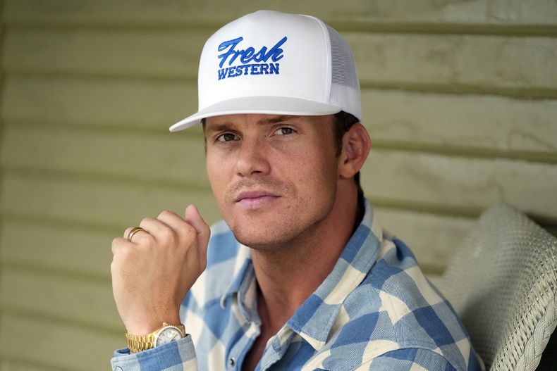 Parker McCollum posa para un retrato el sábado 7 de junio de 2025, en Nashville, Tennessee. (Foto AP/Mark Humphrey)