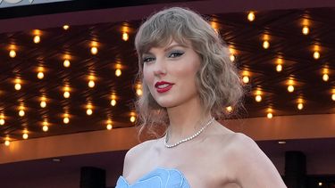 ARCHIVO —Taylor Swift en el estreno mundial de Taylor Swift: The Eras Tour el 11 de octubre de 2023, en Los Angeles. Swift fue elegida persona del año por la revista Time el miércoles 6 de diciembre de 2023. (Foto AP/Chris Pizzello, archivo)