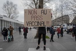 francia veta a los no vacunados de restaurantes y bares