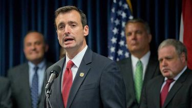 desbaratan red matrimonios falsos, hispanos acusados