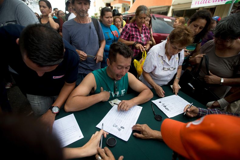 AMS-GEN_VENEZUELA-MADURO_REFERENDO-4.jpg