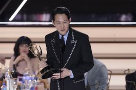 el actor sudcoreano lee jung-jae hace historia en los emmy