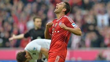 americateve | El jugador peruano de Bayern Munich, Claudio Pizarro, festeja un gol contra Friburgo en la Bundesliga el s&aacute;bado, 15 de febrero de 2014, en Munich, Alemania. (AP Photo/Kerstin Joensson)