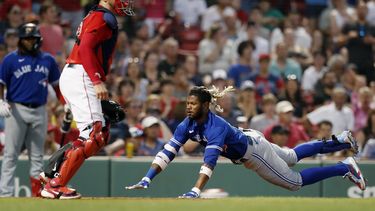 Tapia pega slam en parque y Azulejos aplastan 28-5 a Boston