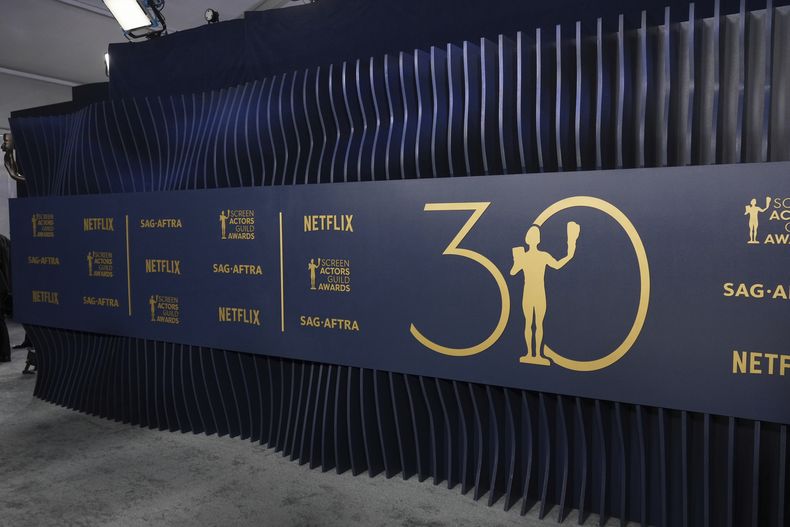 ARCHIVO - Una vista general de la alfombra en la 30ª edición anual de los Screen Actors Guild Awards, el 24 de febrero de 2024, en el Shrine Auditorium de Los Ángeles. (Foto Jordan Strauss/Invision/AP, archivo)