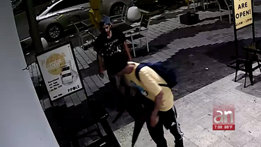 autoridades de coral gables buscan a un grupo de jovenes por pintar grafitis en contra de la policia
