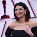 ARCHIVO - Laura Pausini llega a los Oscar el domingo 25 de abril de 2021, en Union Station en Los Ángeles. (Foto AP/Chris Pizzello, Pool, archivo)