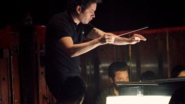 gustavo dudamel, nuevo director musical de la opera de paris