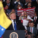 A horas de dejar la Casa Blanca, Trump suspendió por 18 meses las deportaciones de venezolanos