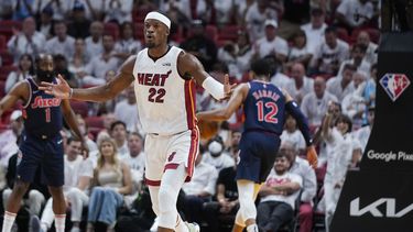 heat arrolla a los 76ers, esta a un triunfo de avanzar