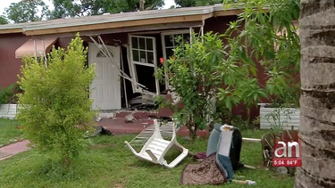 tiroteo que involucro a policia de miami gardens termino con un auto estrellado contra una vivienda y la muerte del conductor