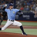 Kluber y Rays vencen a Yanquis; se les acercan a 4 juegos