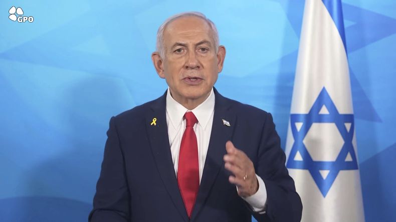 En la imagen, tomada de un video publicado por la Oficina de Prensa del Gobierno de Israel, el primer ministro Benjamin Netanyahu emite un comunicado el martes 18 de marzo de 2025, en Tel Aviv, Israel. (Oficina de Prensa del Gobierno de Israel vía AP)