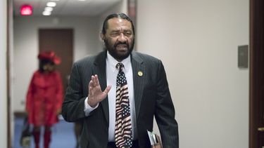 Legisladores rechazan propuesta para destituir a Trump