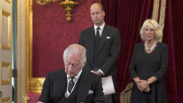 carlos iii, proclamado nuevo monarca del reino unido