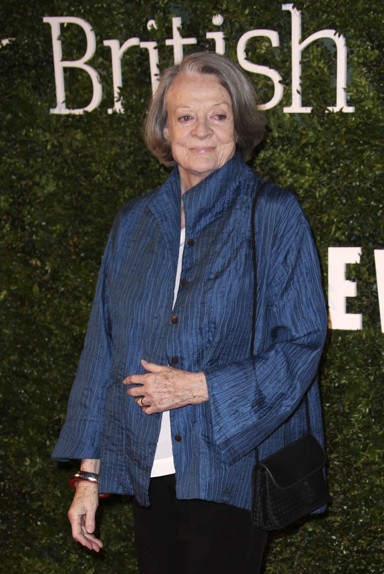 ARCHIVO - La actriz Maggie Smith aparece en los Evening Standard British Film Awards en Londres el 7 de febrero de 2016. Smith, que ganó un Oscar por The Prime of Miss Jean Brodie en 1969 además de destacar en los filmes de Harry Potter y la serie Downton Abbey ha fallecido a los 89 años. (Foto Joel Ryan/Invision/AP, archivo)