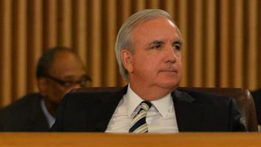 americateve | El incremento de sueldo de quien fue promovido al alto cargo dentro del Condado se estima en 80%