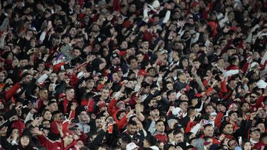 Hinchas del club argentino River Plate previo al partido contra Talleres de Córdoba por los octavos de final de la Copa Libertadores, el miércoles 21 de agosto de 2024, en Buenos Aires. (AP Foto/Natacha Pisarenko)