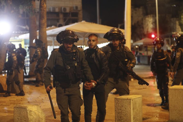 Policía israelí balea a palestino que apuñaló a judío