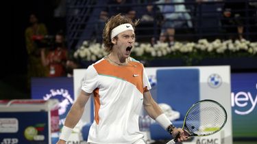 Rublev se pronuncia contra guerra; avanza a final en Dubái